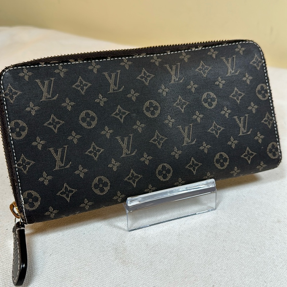 ❤️❤️❤️ SOLD Louis Vuitton Mini Lin zip around wallet w/brown leather interior